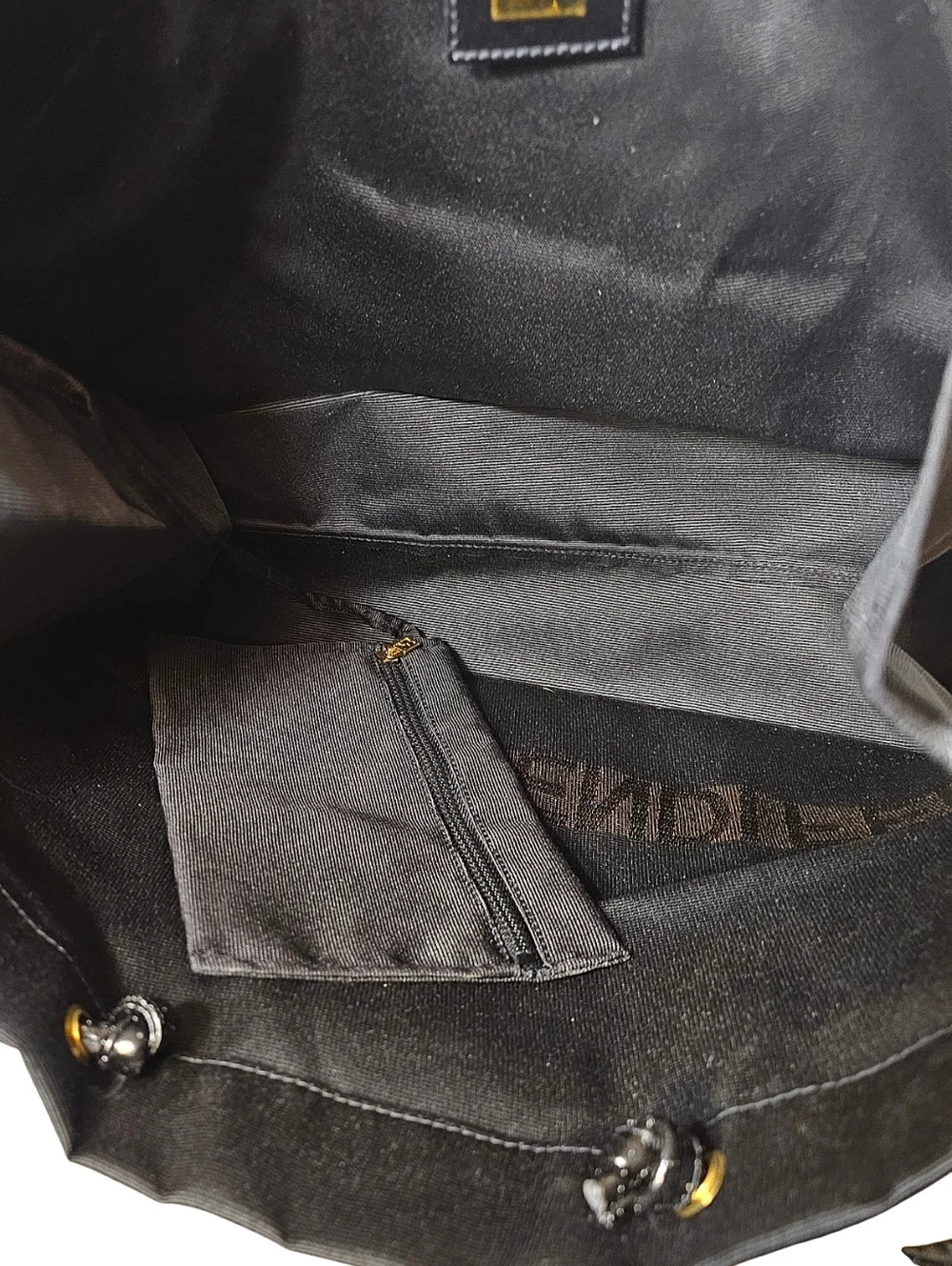 FENDI TOTE - Picture 10 of 16